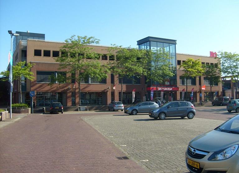 Vierwiekenplein Oud Beijerland - renovatie winkelcentrum